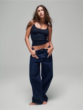 NWT GAP x HAILEY BIEBER The Hailey Extra Baggy Jean - Midnight Indigo

Size25